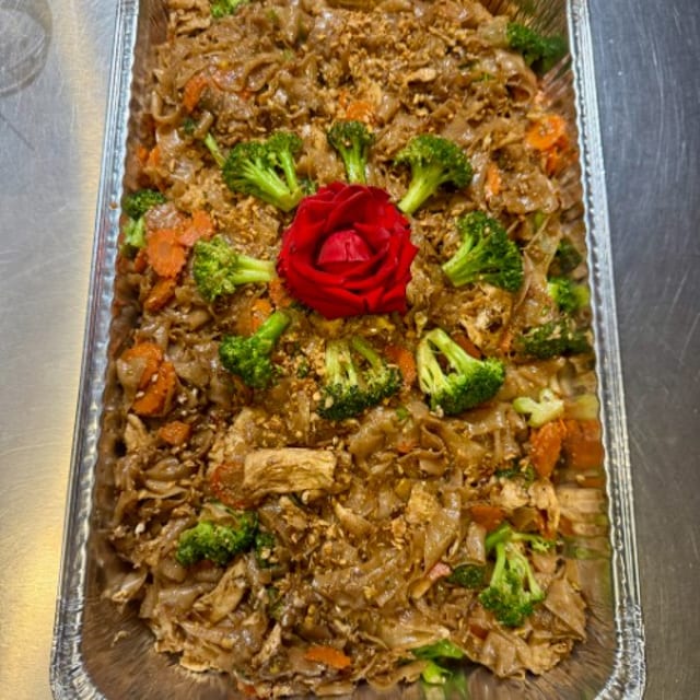 Pad See Ew (Large Tray).