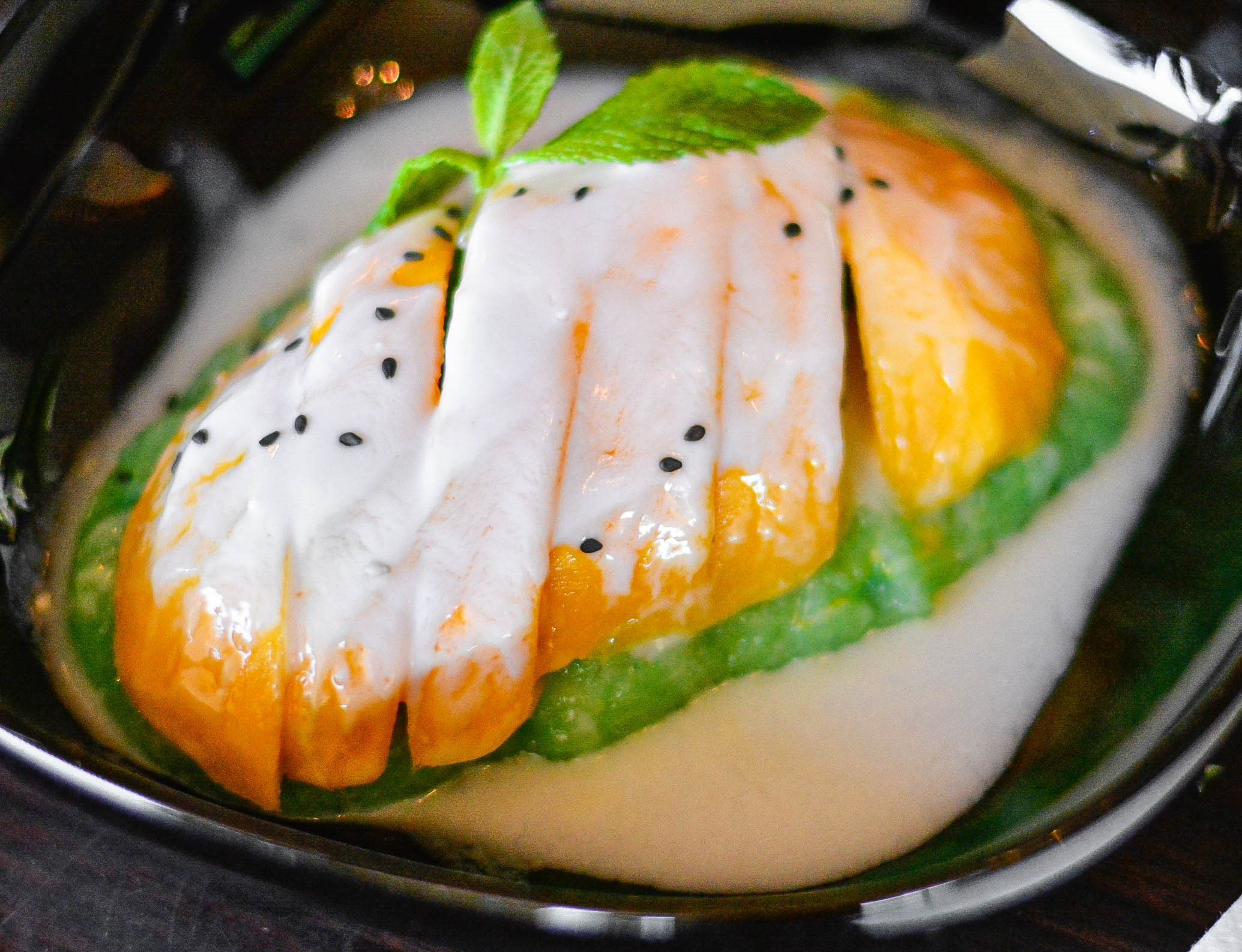 Lunch | Mango with Sweet Sticky Rice.