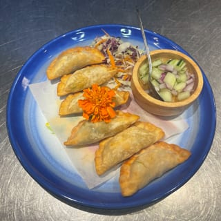 Samosa/Curry Puff (6)
